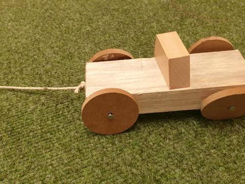Pull-along car